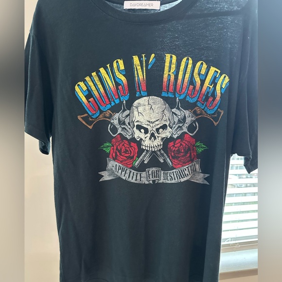 Daydreamer Tops - Daydreamer Black Guns N' Roses Graphic Tee